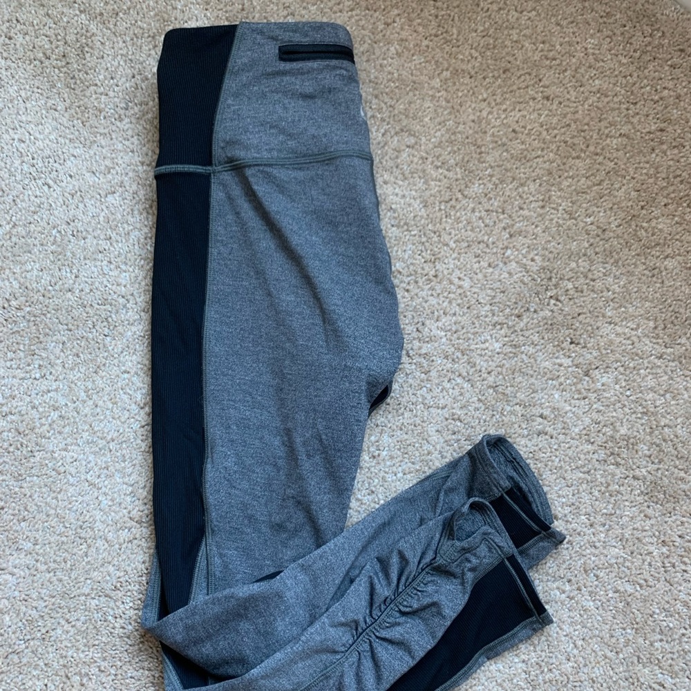 Lulu lemon leggings/ high waisted/ zipper pocket in back